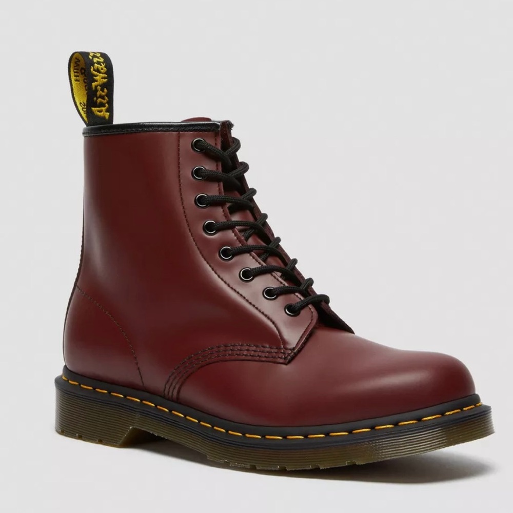 ~new~ DR MARTENS LACE UP BOOTS